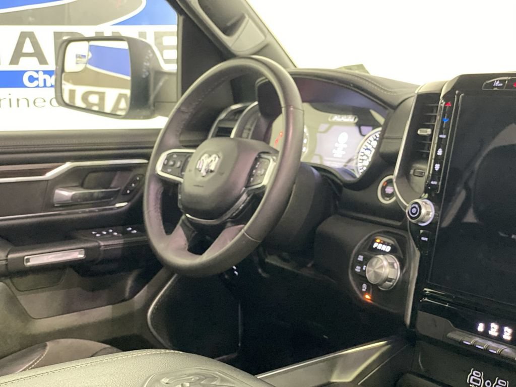 Used 2025 RAM 1500 Laramie AWD/4WD image 14