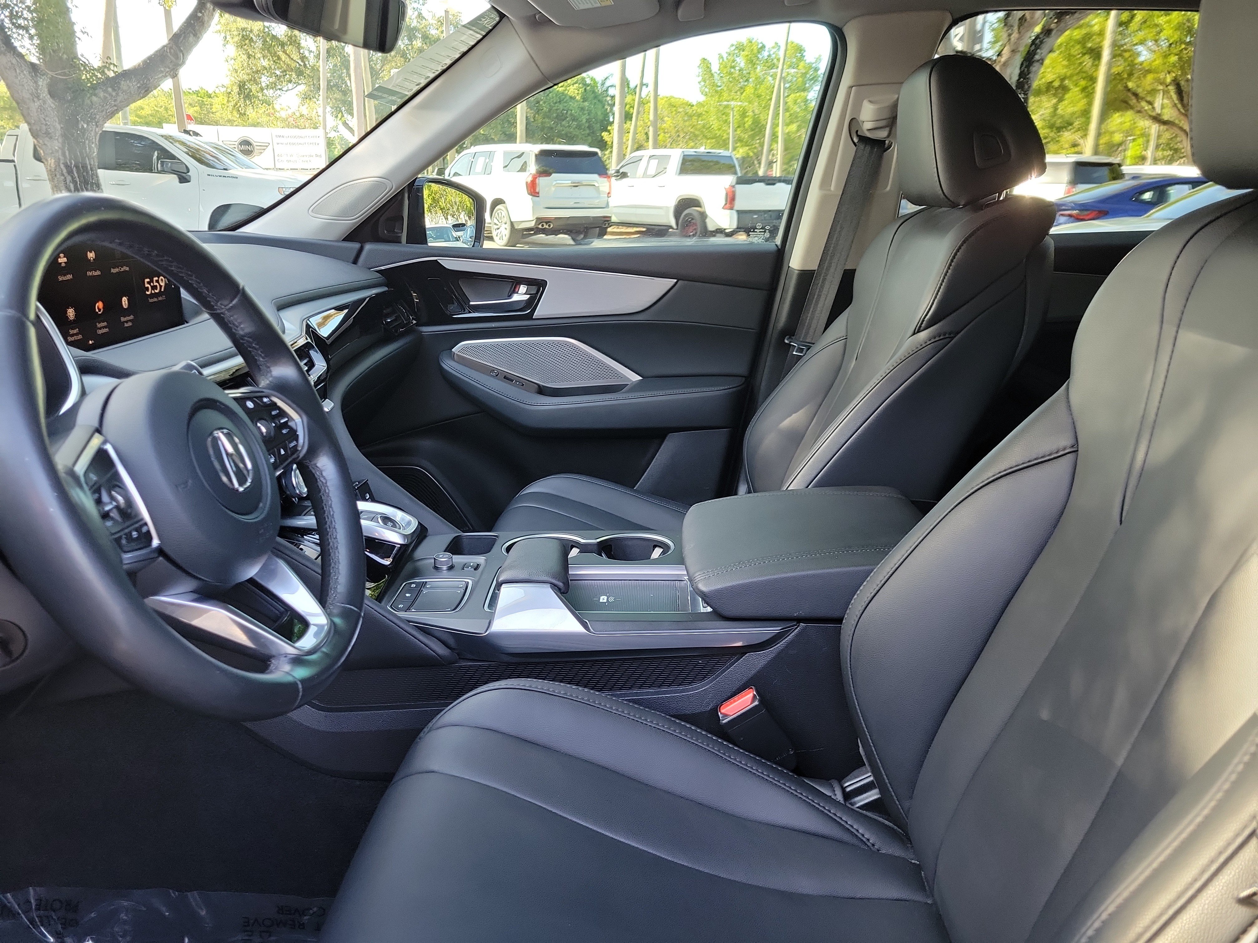 Used 2023 Acura MDX FWD image 11