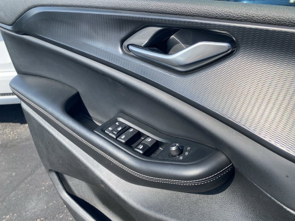 Used 2024 Jeep Grand Cherokee L Laredo image 17