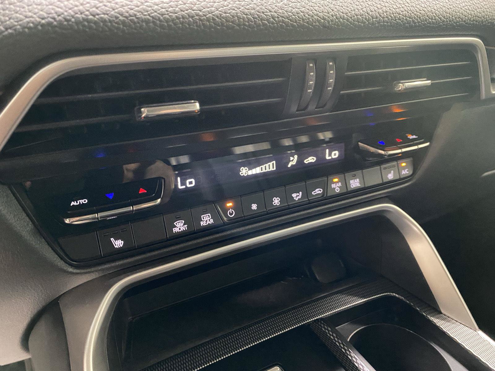 Certified 2024 MAZDA CX-90 Plug-In Hybrid w/ Preferred AWD/4WD image 29