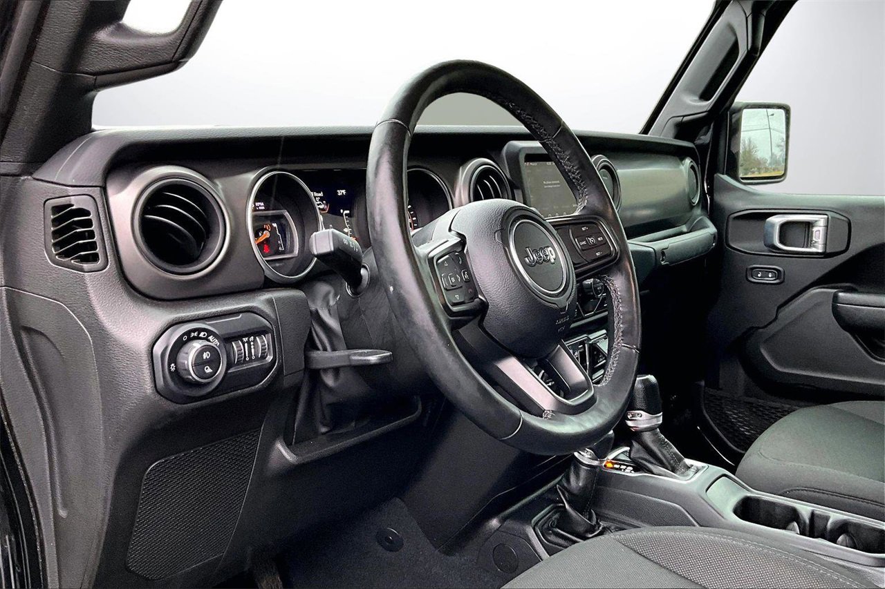 Certified 2022 Jeep Gladiator Sport image 18