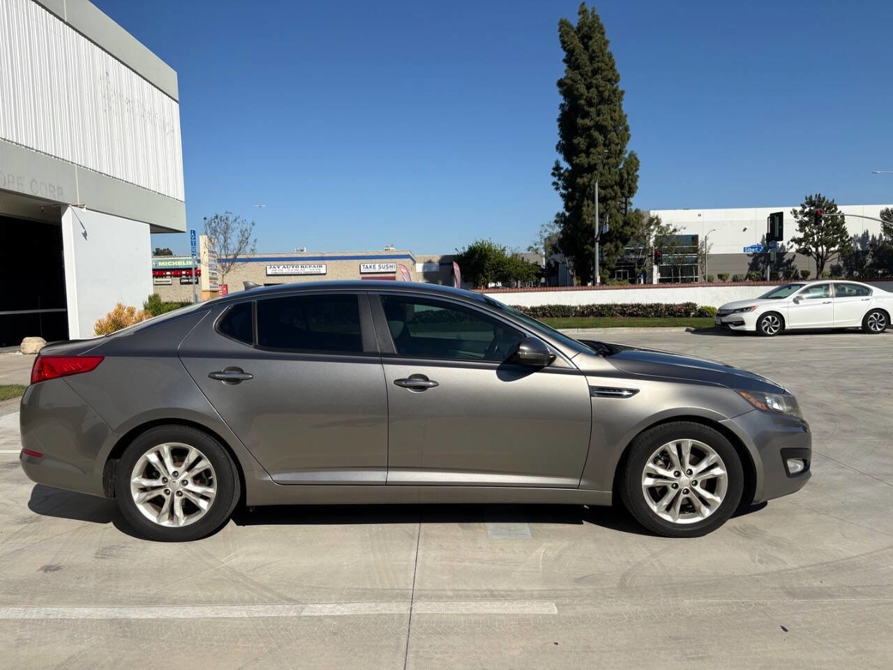 Used 2012 Kia Optima EX image 7