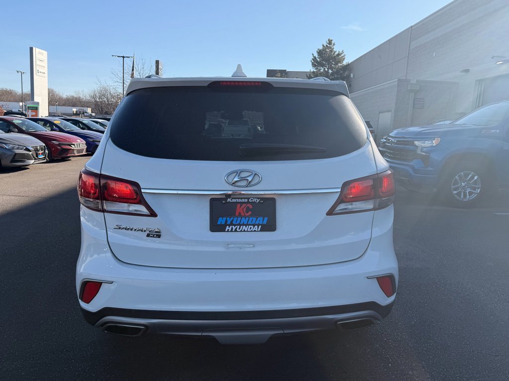 Used 2019 Hyundai Santa Fe XL SE image 4