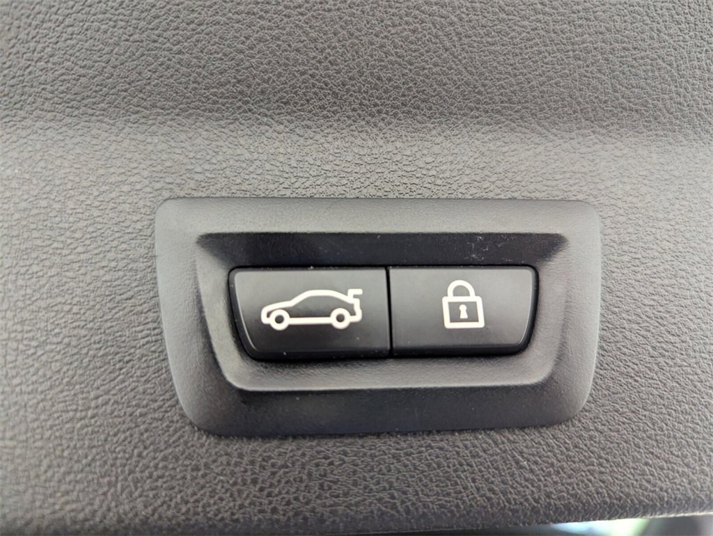 Used 2018 BMW X3 M40i image 19