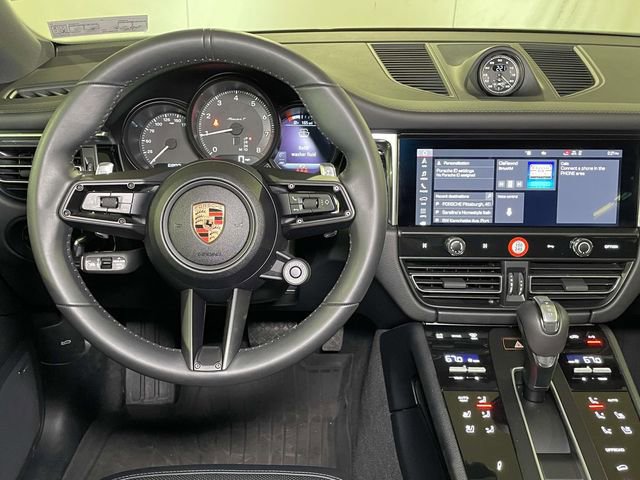 Certified 2025 Porsche Macan Turbo image 27