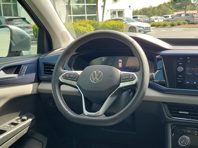 Certified 2023 Volkswagen Taos SE FWD image 3