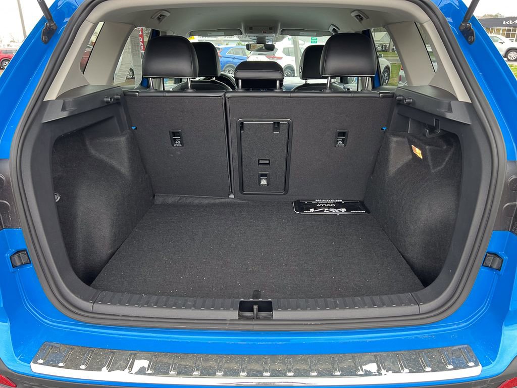 Used 2023 Volkswagen Taos SE image 6