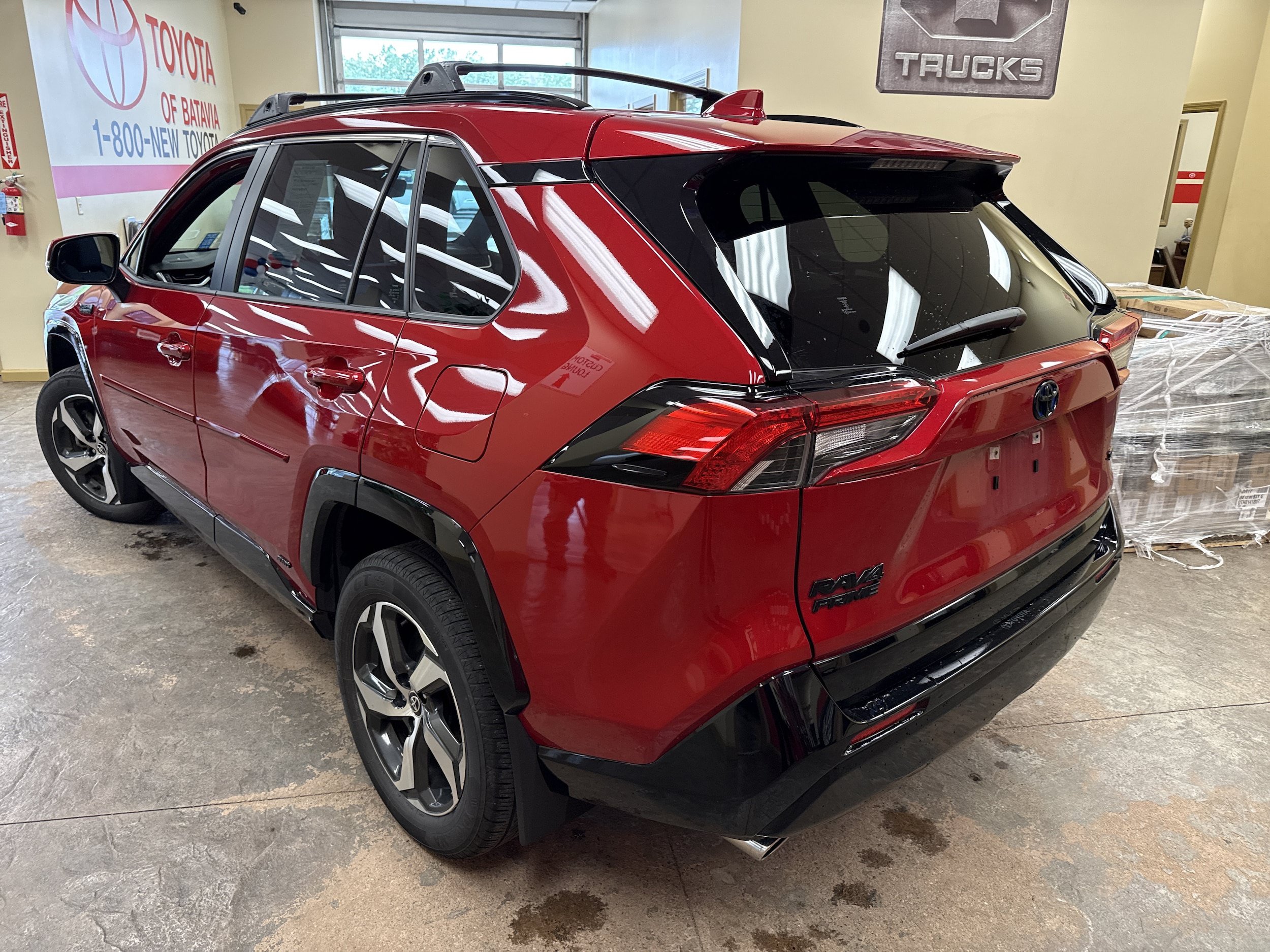 Used 2024 Toyota RAV4 SE w/ Weather & Moonroof Package AWD/4WD image 8