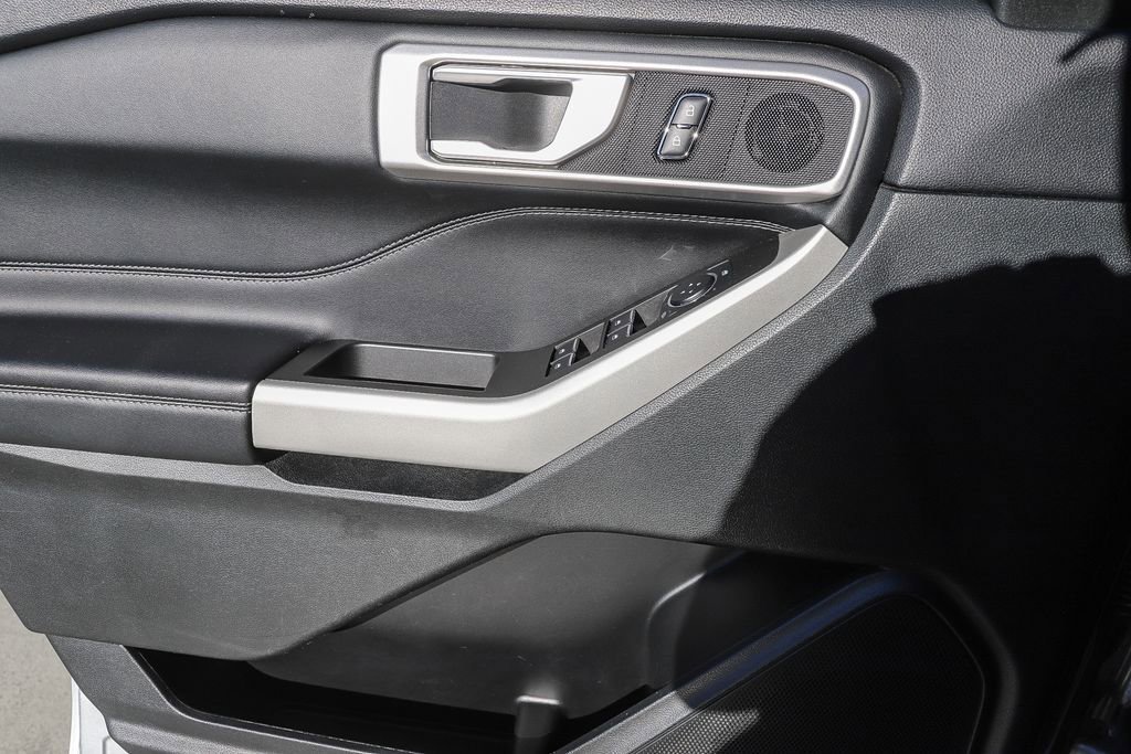 Used 2024 Ford Explorer XLT w/ Equipment Group 202A AWD/4WD image 26