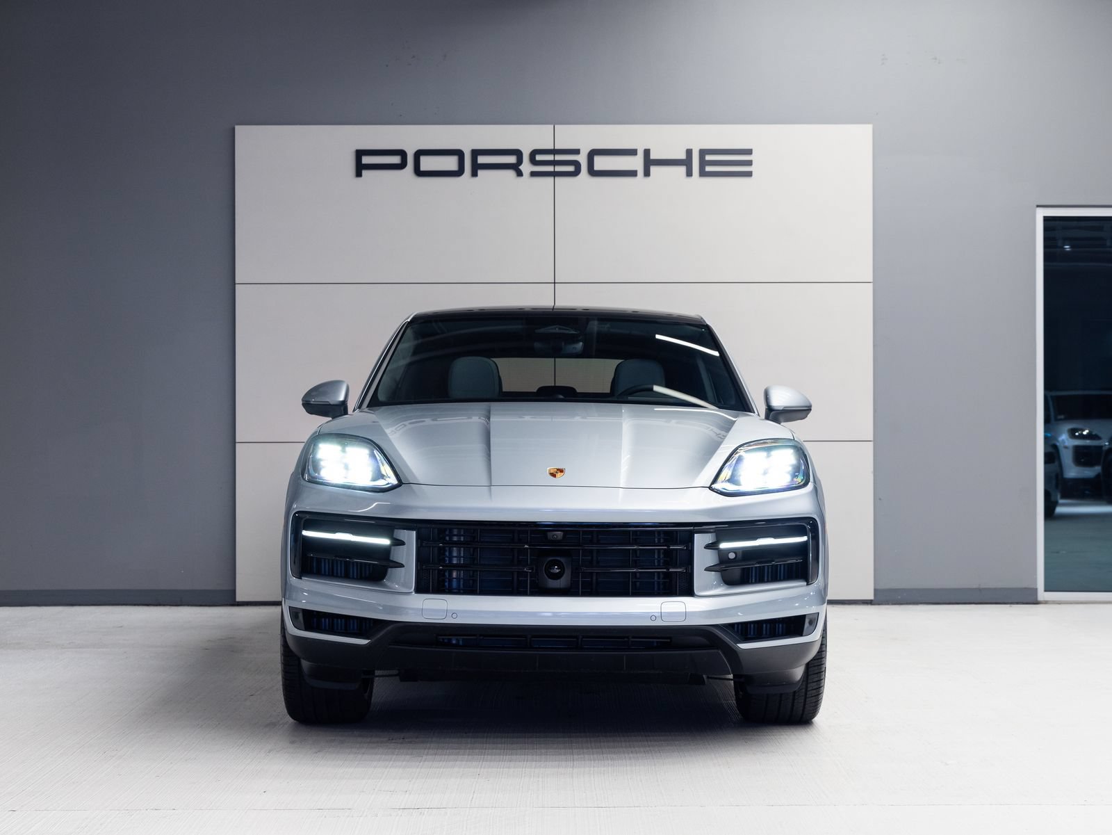 New 2026 Porsche Cayenne Coupe AWD/4WD image 10