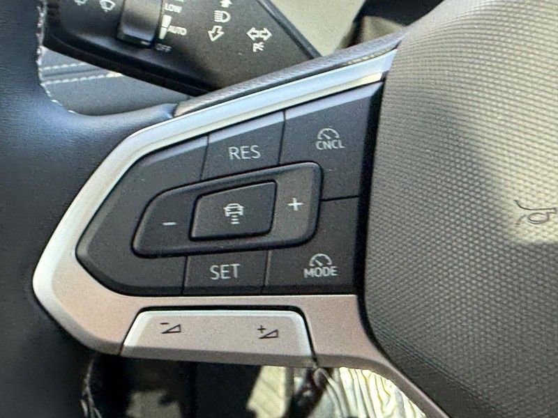 New 2026 Volkswagen Tiguan SE AWD/4WD image 10