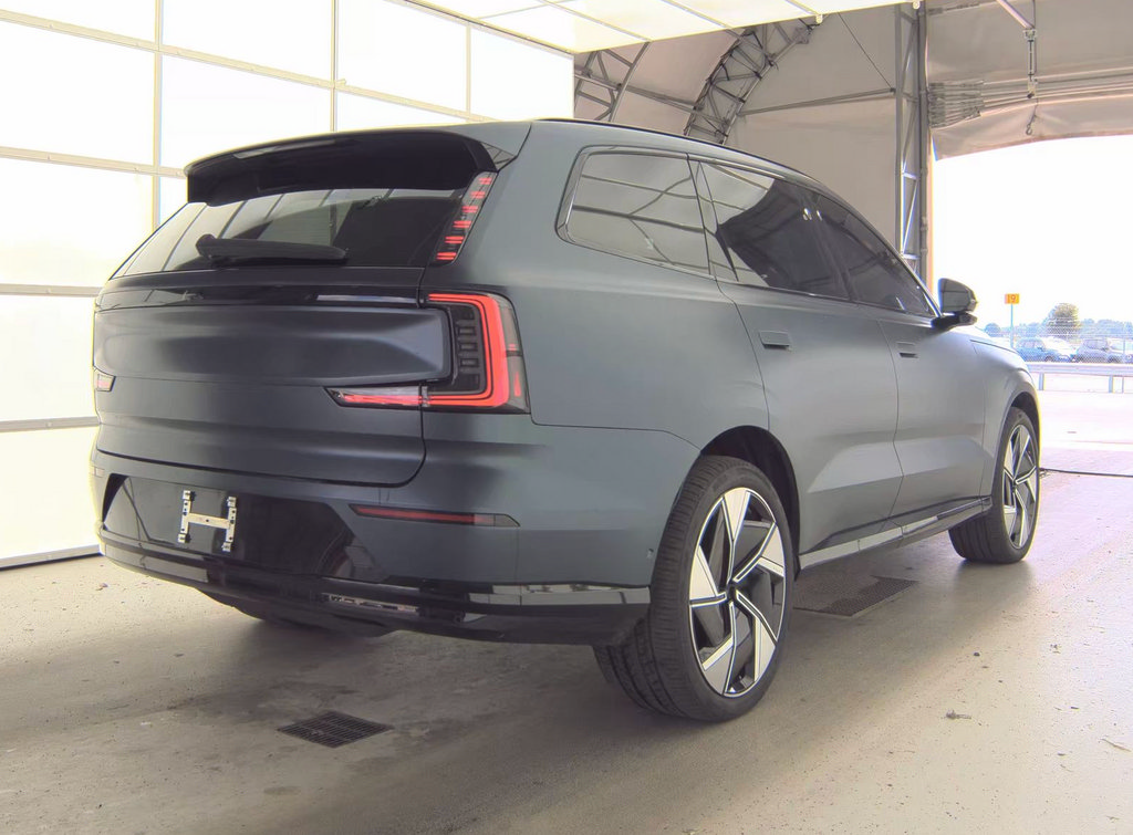 Used 2025 Volvo EX90 Ultra AWD/4WD image 2