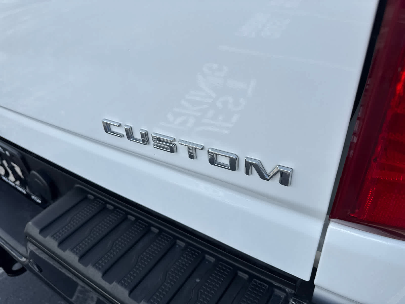 Used 2025 Chevrolet Silverado 2500 Custom w/ Custom Value Package AWD/4WD image 8