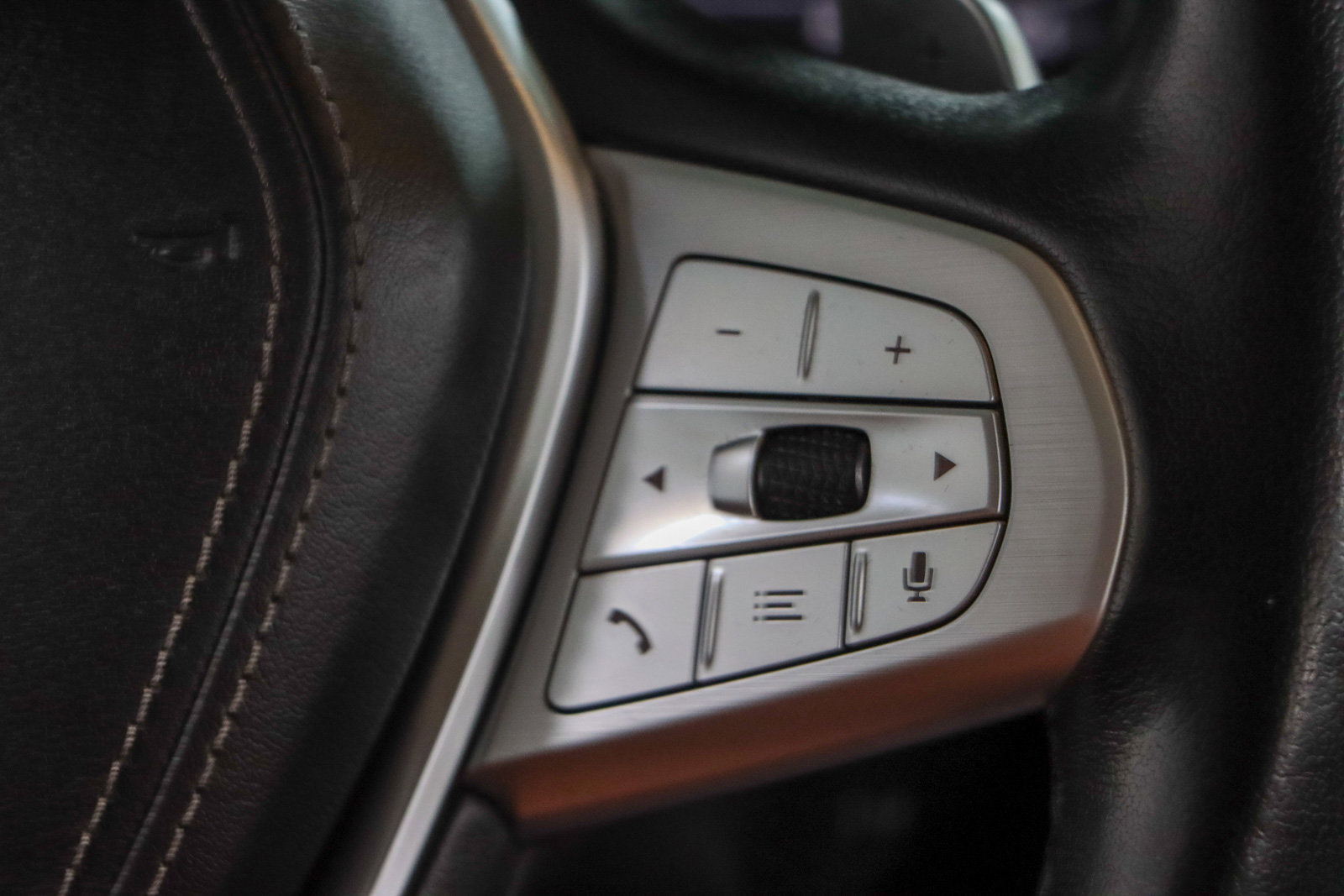 Used 2021 BMW X7 xDrive40i w/ Executive Package image 14