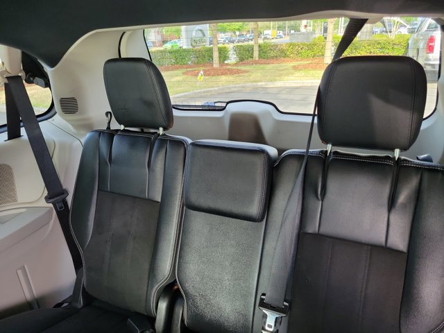 Used 2019 Dodge Grand Caravan SXT FWD image 15