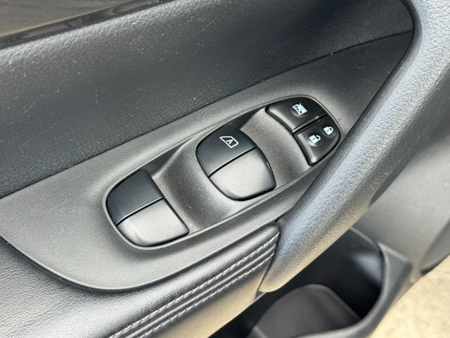 Used 2020 Nissan Rogue SV FWD image 31