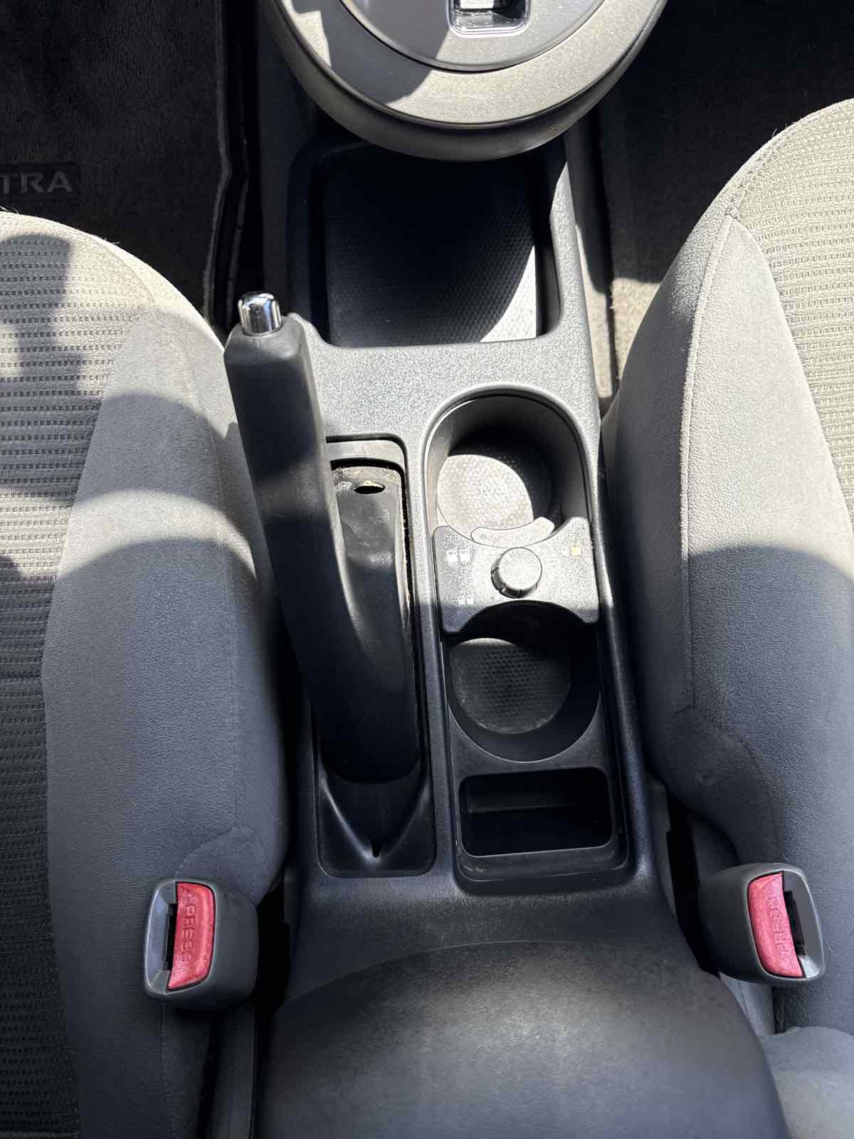 Used 2010 Nissan Sentra 2.0 S FWD image 28