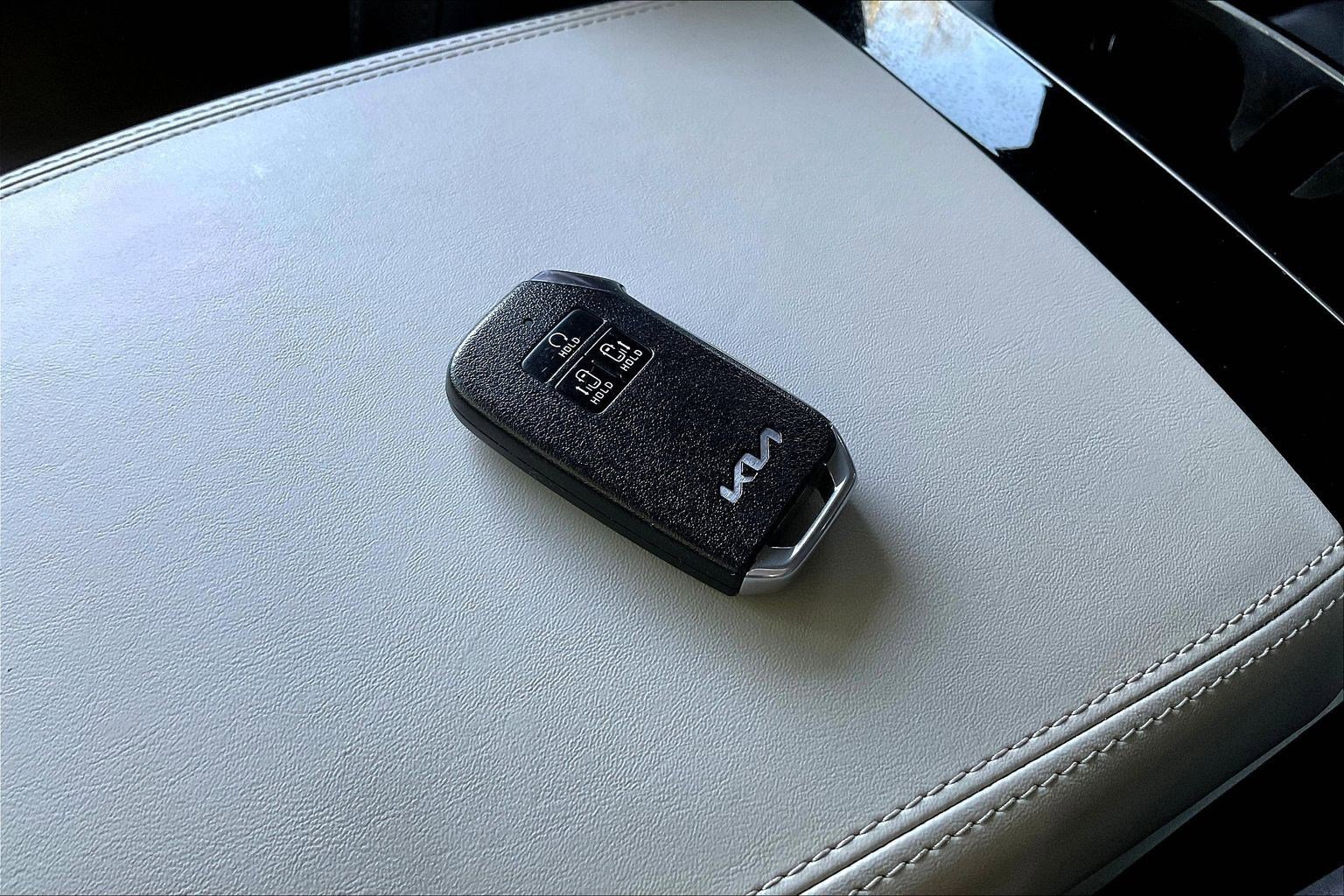 Used 2024 Kia Carnival SX image 33