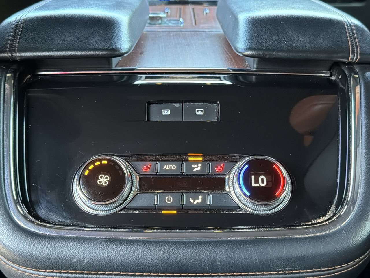 Used 2020 Lincoln Navigator Reserve AWD/4WD image 19