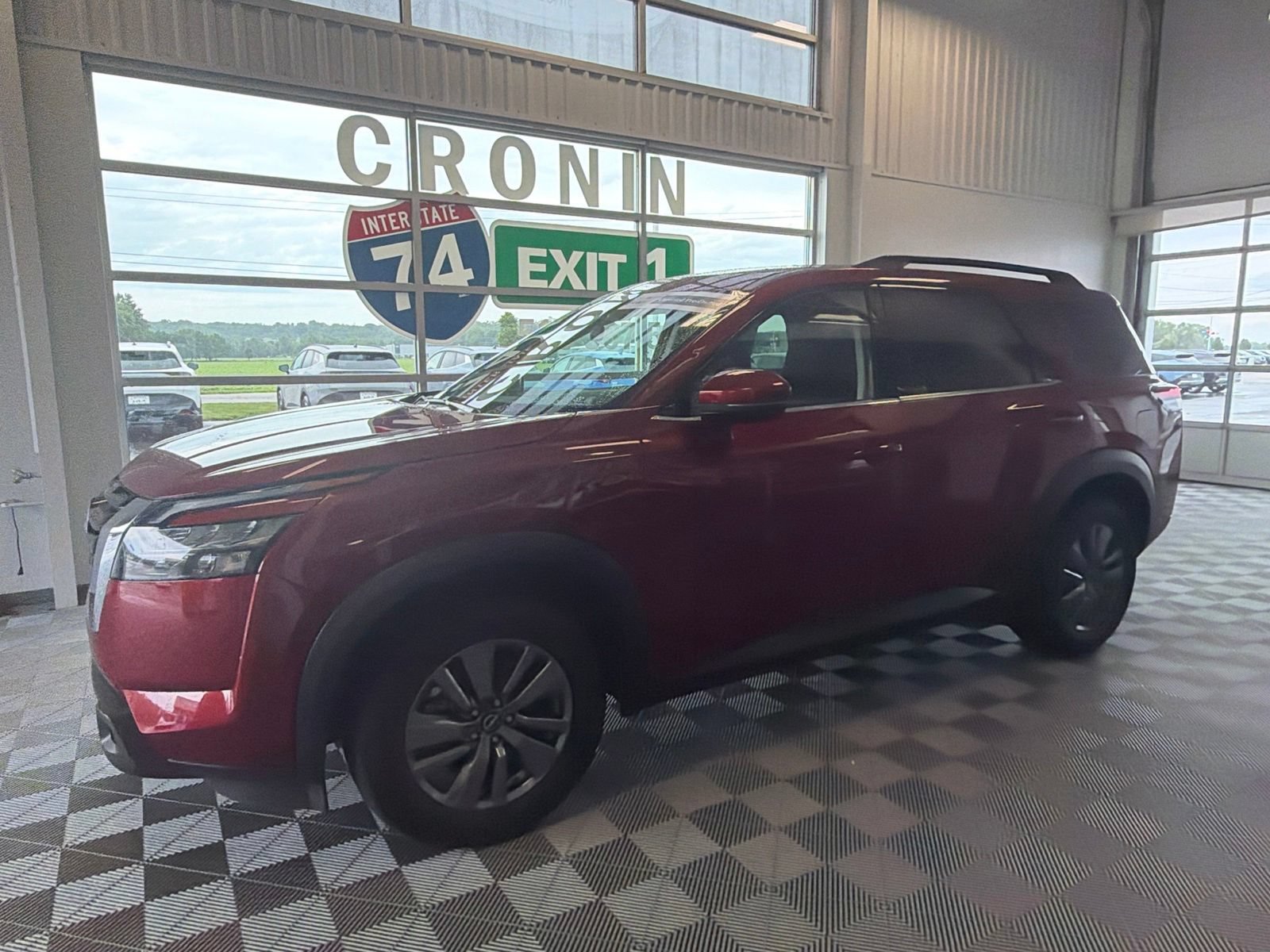 Used 2025 Nissan Pathfinder SV AWD/4WD image 3