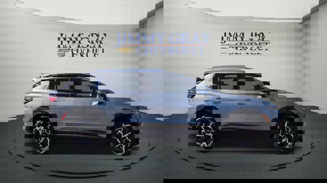 New 2026 Chevrolet Equinox EV LT image 2