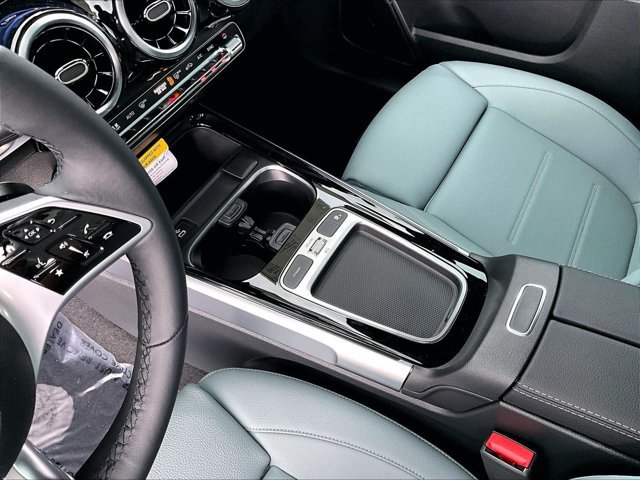 New 2026 Mercedes-Benz GLB 250 image 10