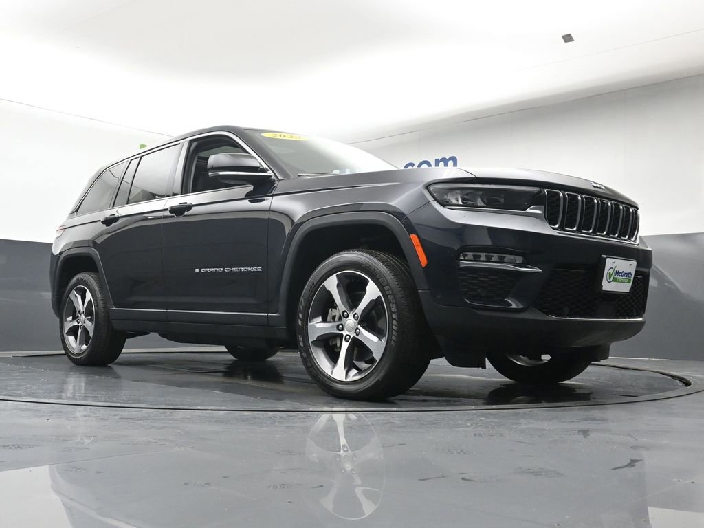 Used 2023 Jeep Grand Cherokee 4WD 4xe w/ Luxury Tech Group II image 24