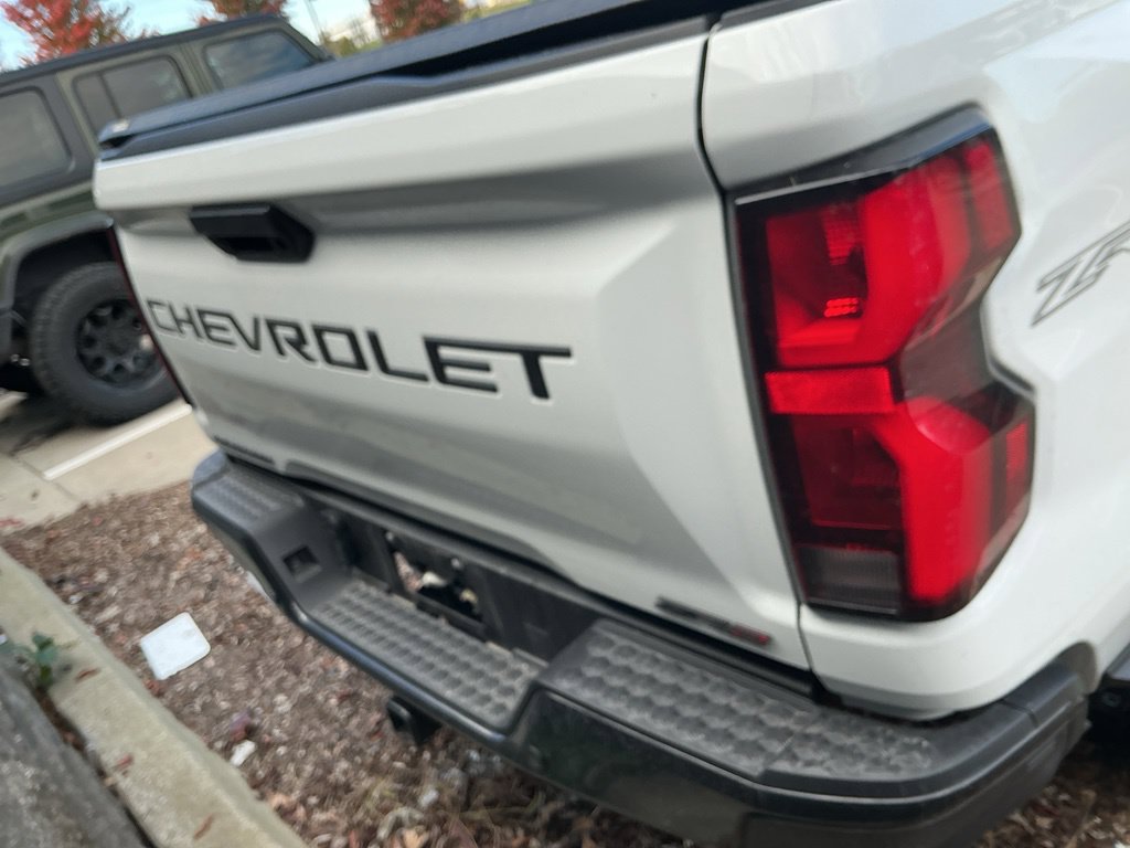 Used 2026 Chevrolet Colorado ZR2 w/ Technology Package AWD/4WD image 10