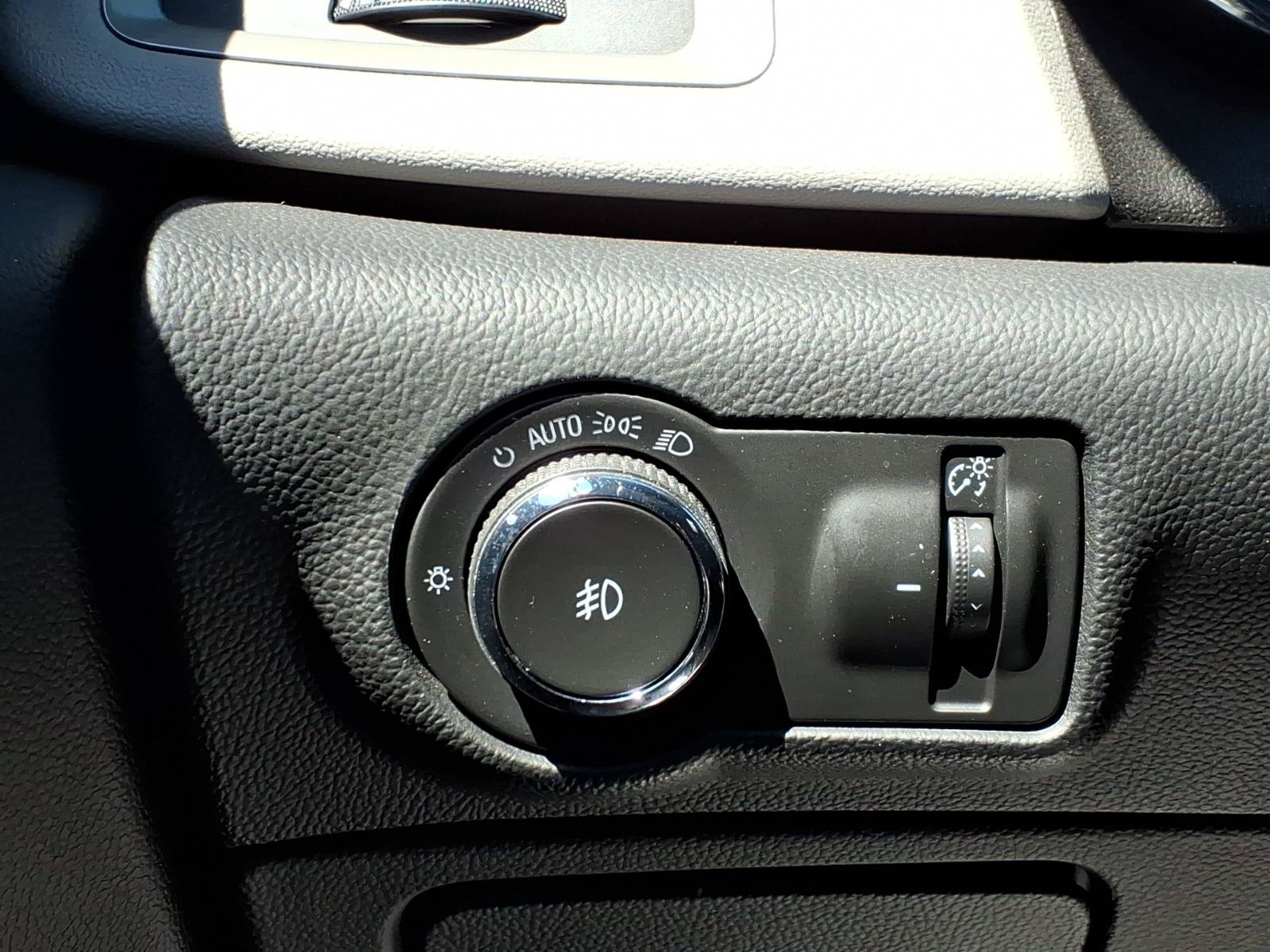 Used 2016 Buick Verano Sport Touring FWD image 28
