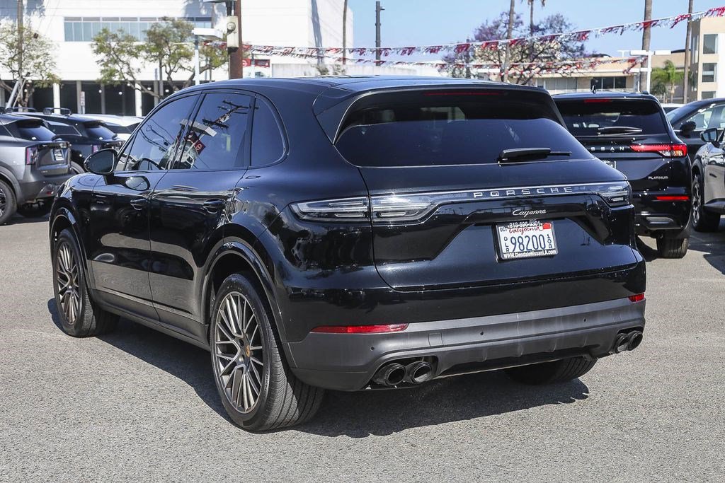 Used 2023 Porsche Cayenne Platinum Edition image 4