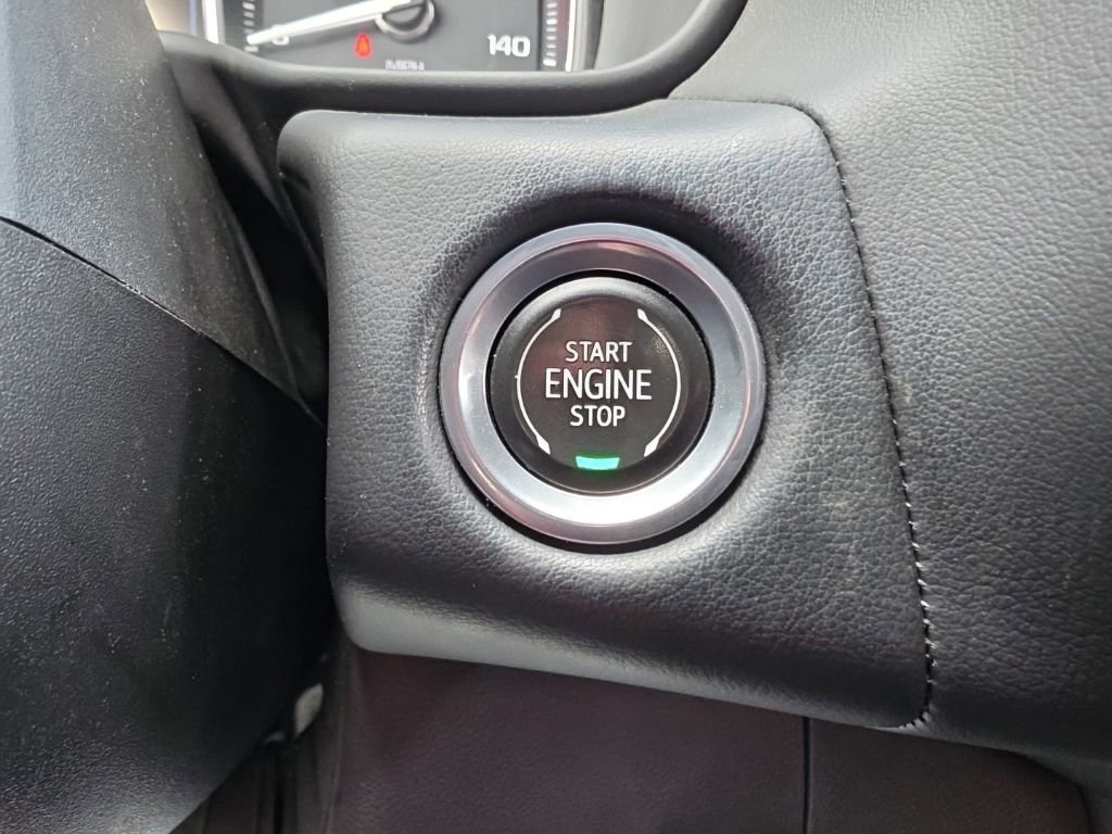 Used 2021 GMC Yukon XL SLT w/ SLT Premium Package image 13