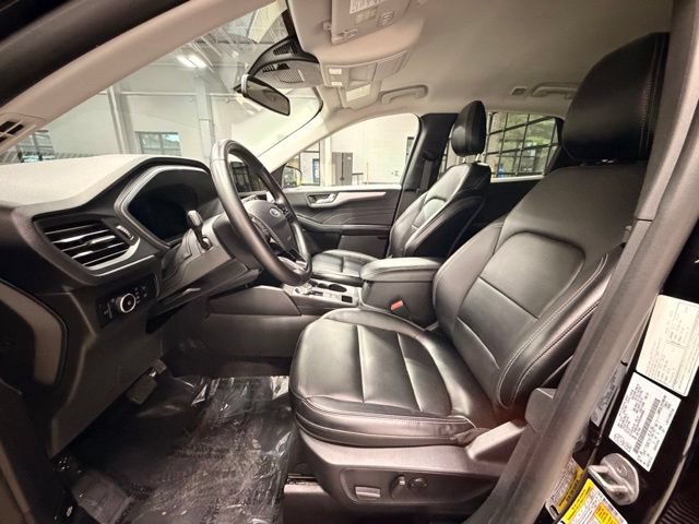 Used 2025 Ford Escape Platinum AWD/4WD image 22