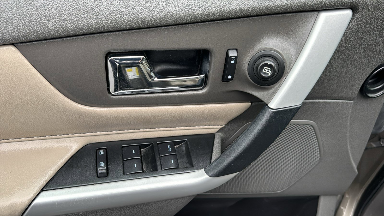 Used 2014 Ford Edge SEL w/ Equipment Group 204A FWD image 12