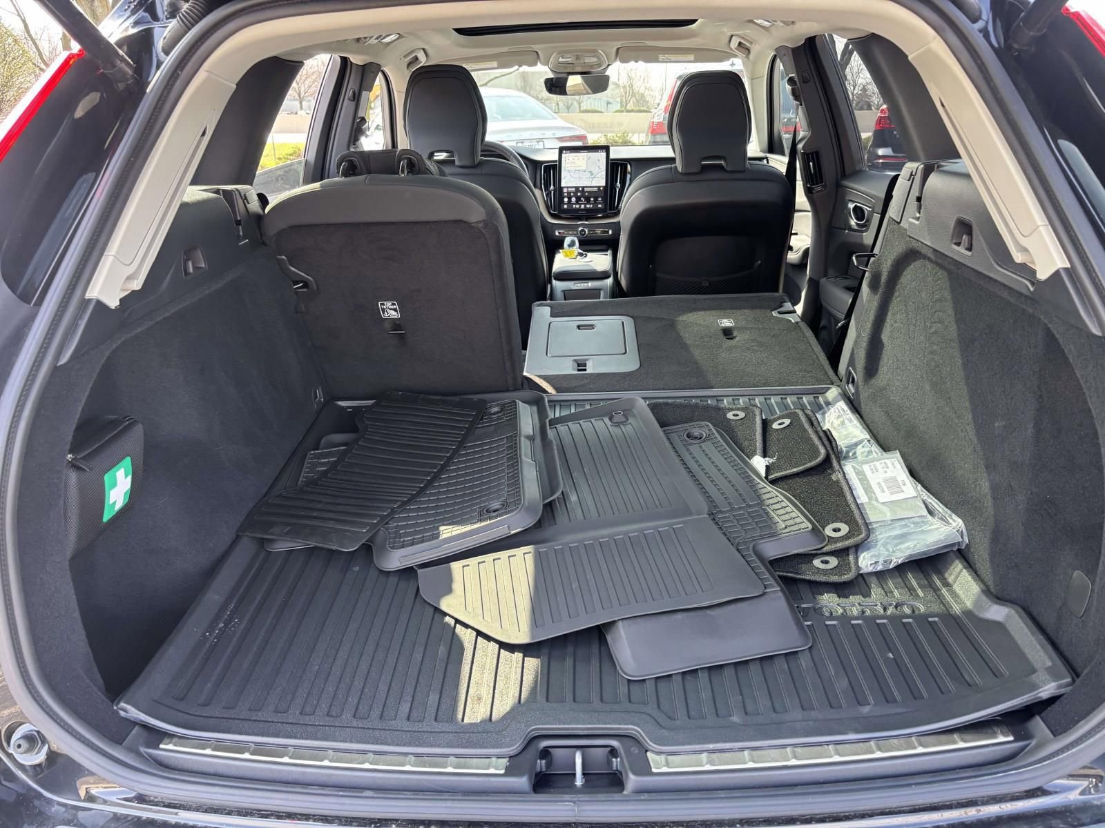New 2026 Volvo XC60 B5 Plus AWD/4WD image 9