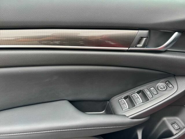 Used 2018 Honda Accord Sport image 13