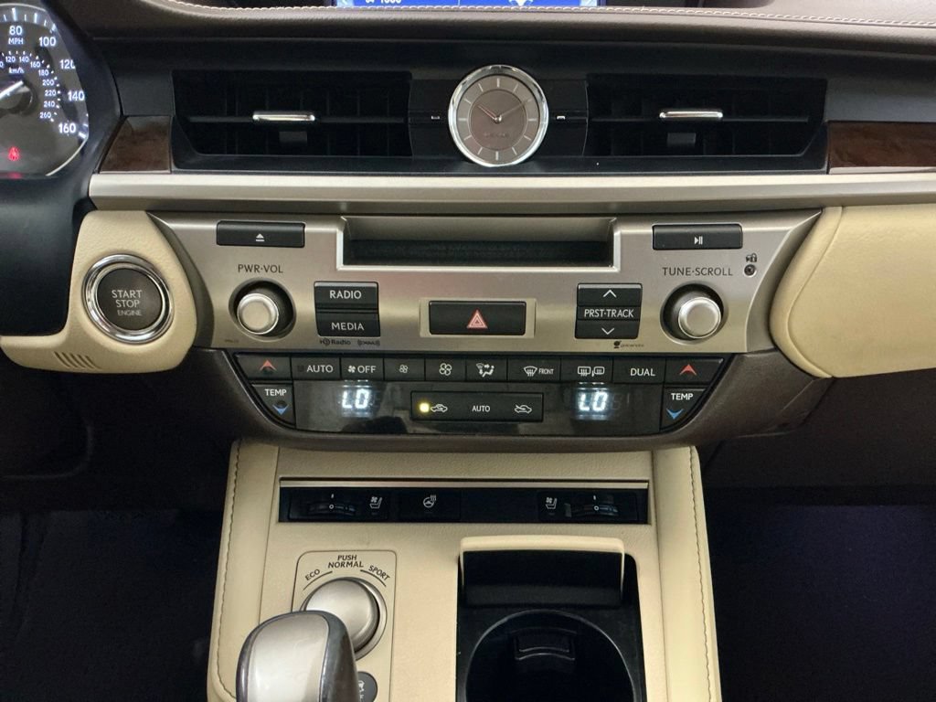 Used 2016 Lexus ES 350 w/ Premium Package w/Wood Trim FWD image 11