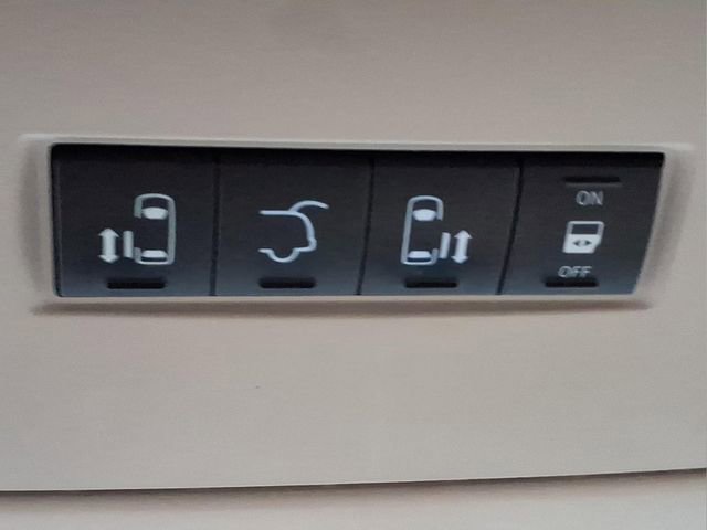 Used 2015 Dodge Grand Caravan SXT w/ UConnect Hands-Free Group image 27