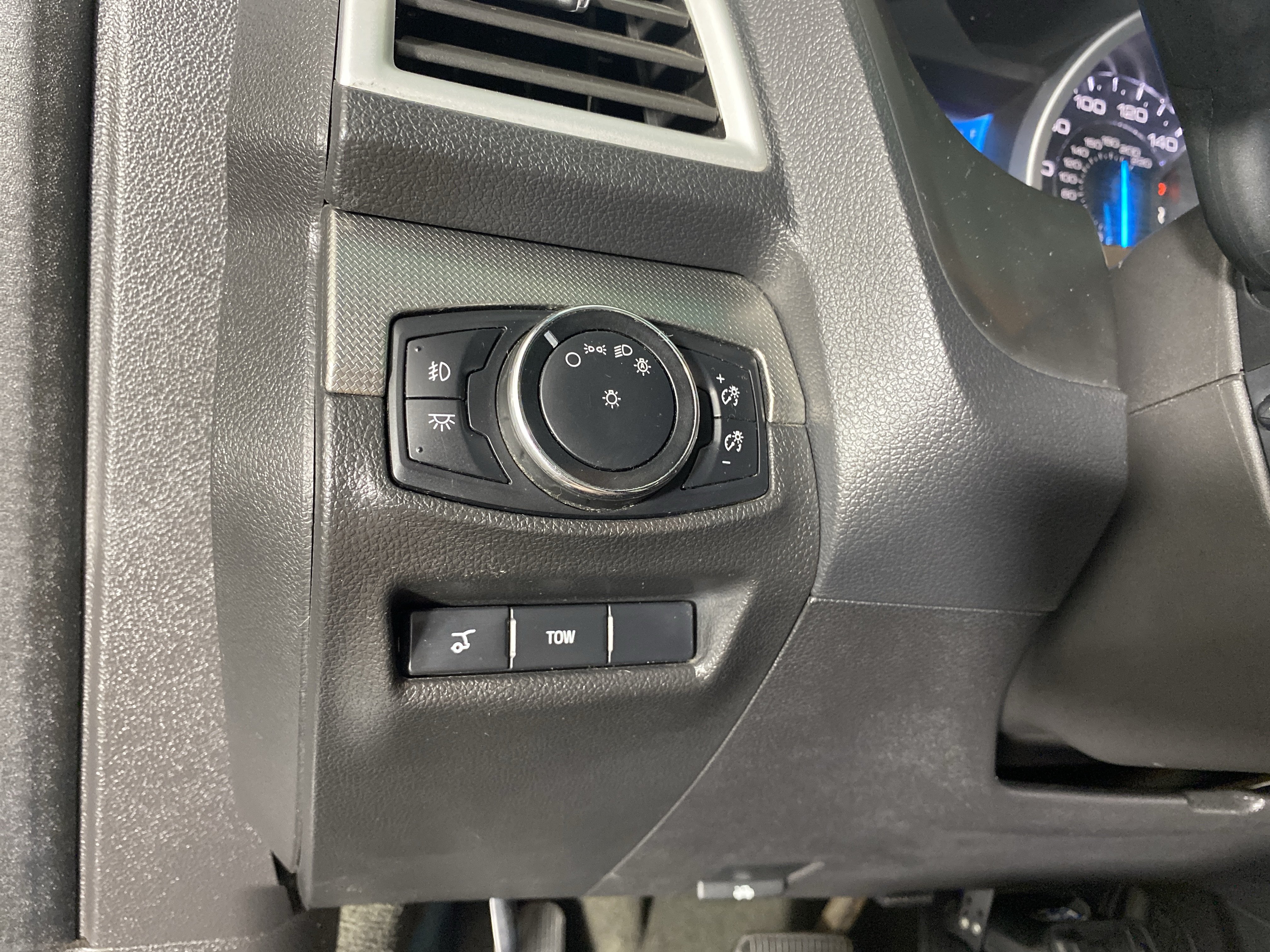Used 2015 Ford Explorer Sport w/ Equipment Group 401A AWD/4WD image 34