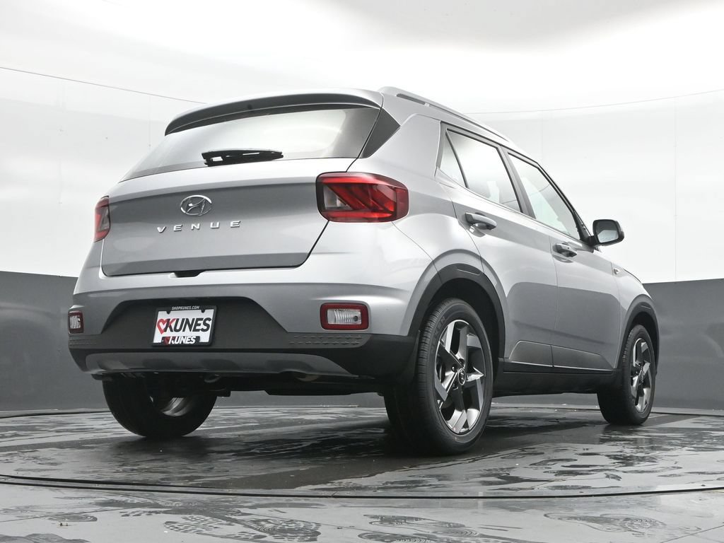 New 2026 Hyundai Venue SEL FWD image 40