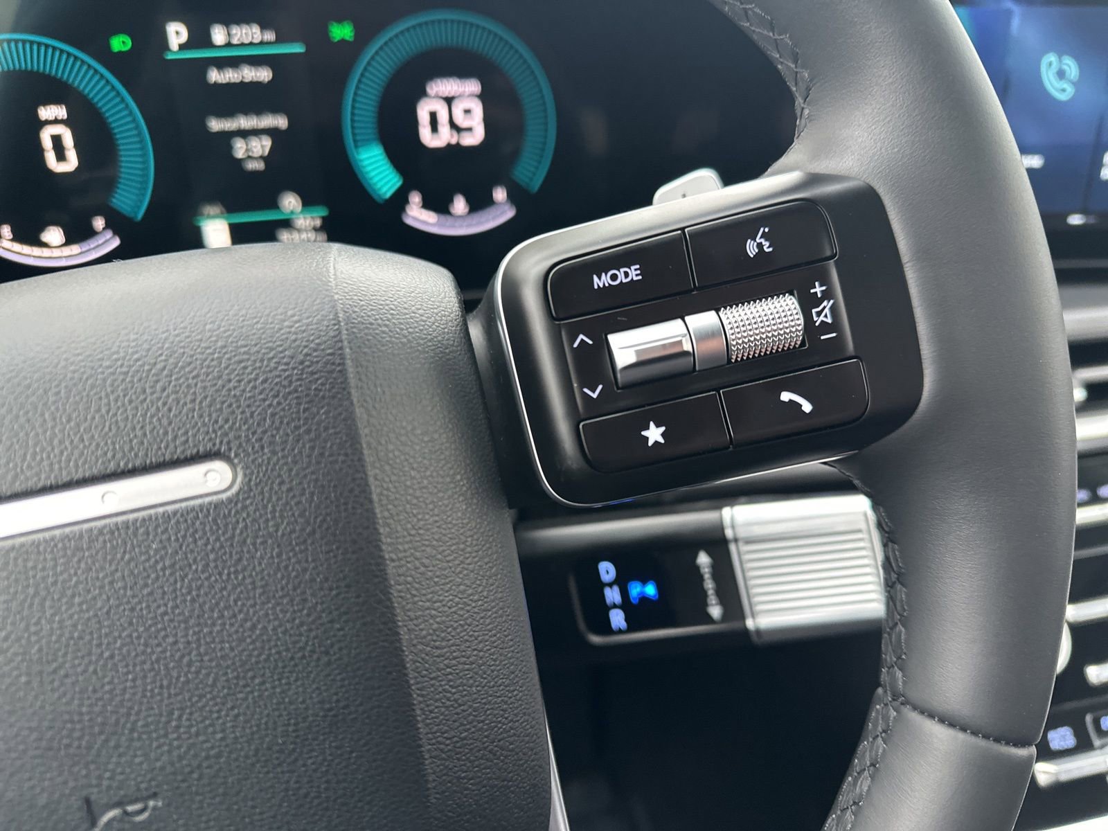 Used 2025 Hyundai Santa Fe SE image 48