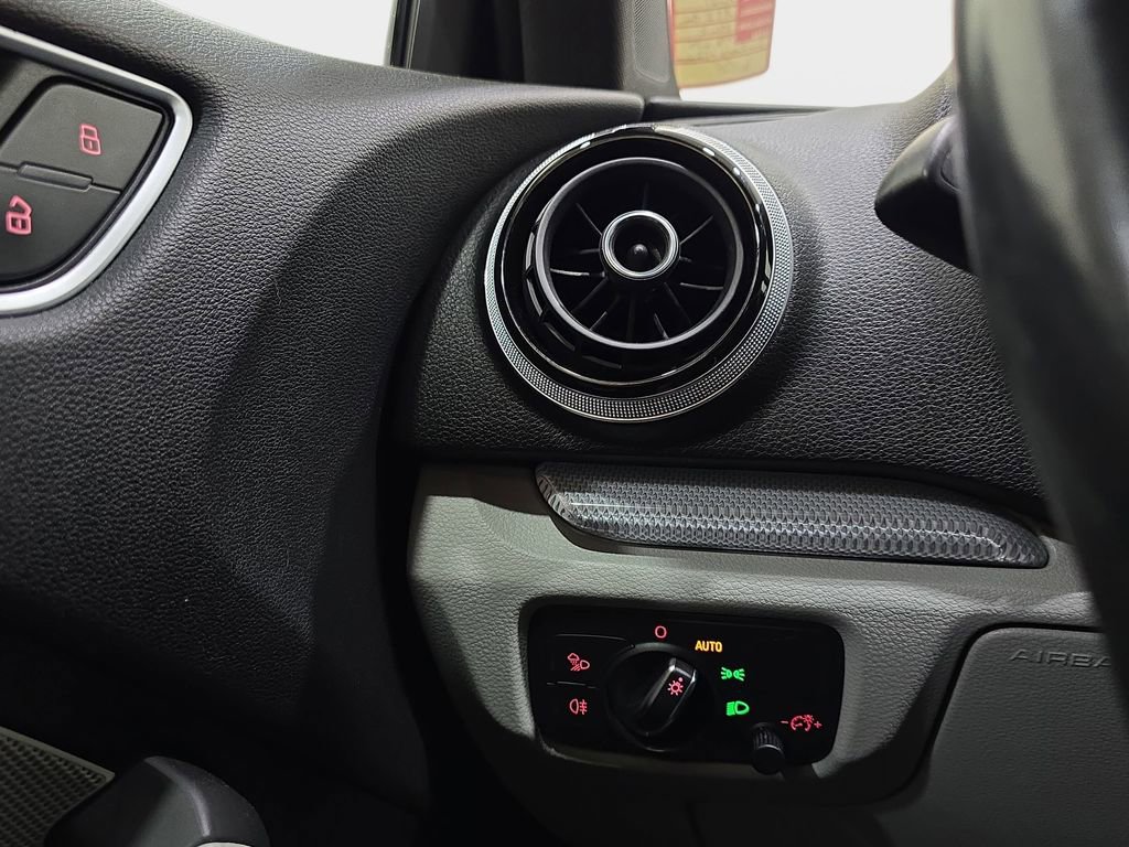 Used 2016 Audi A3 e-tron Premium Plus w/ Premium Plus Package image 26