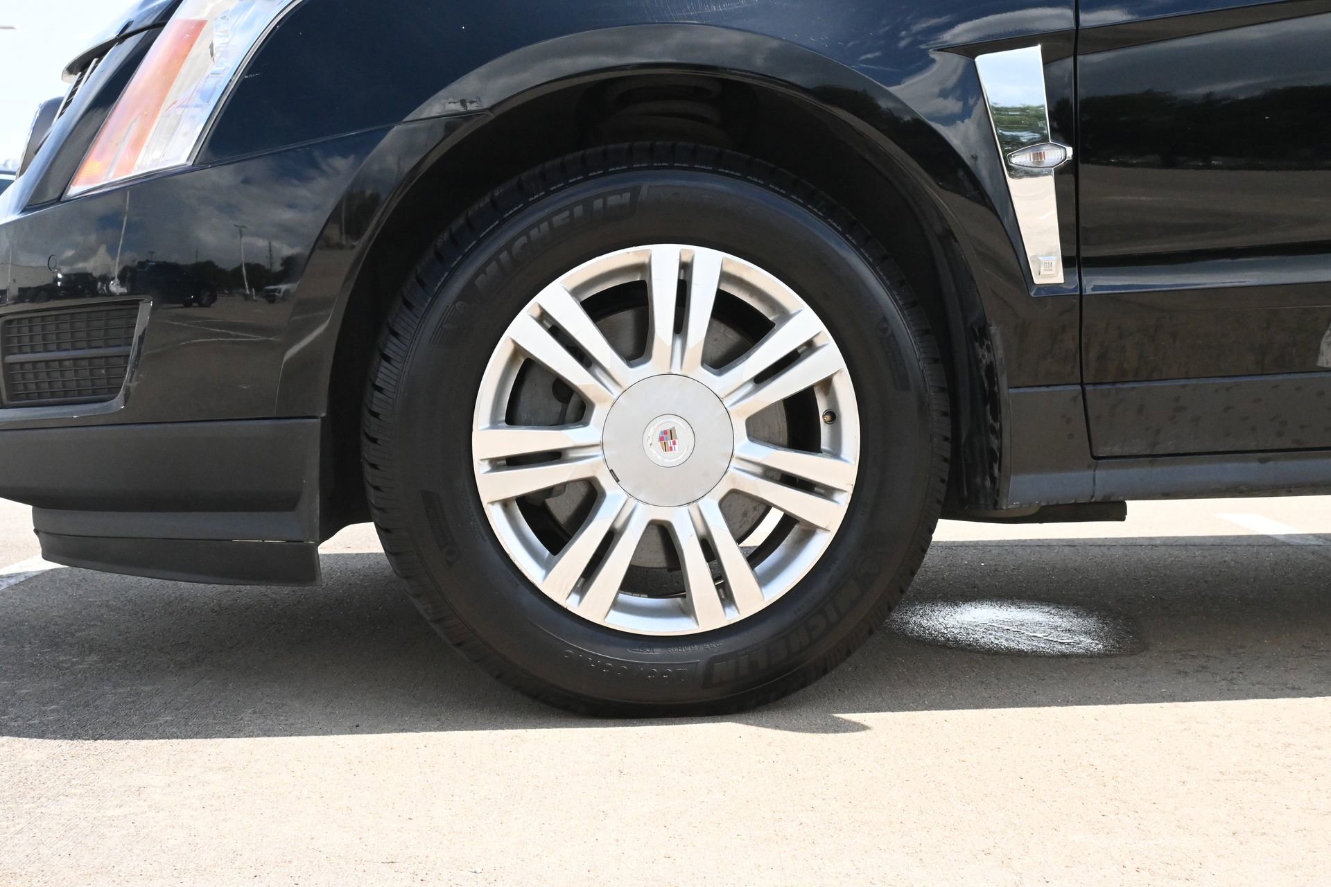 Used 2011 Cadillac SRX Luxury FWD image 28