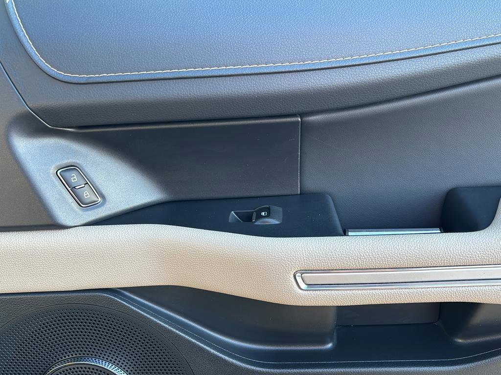 Used 2024 Ford Expedition Limited image 39