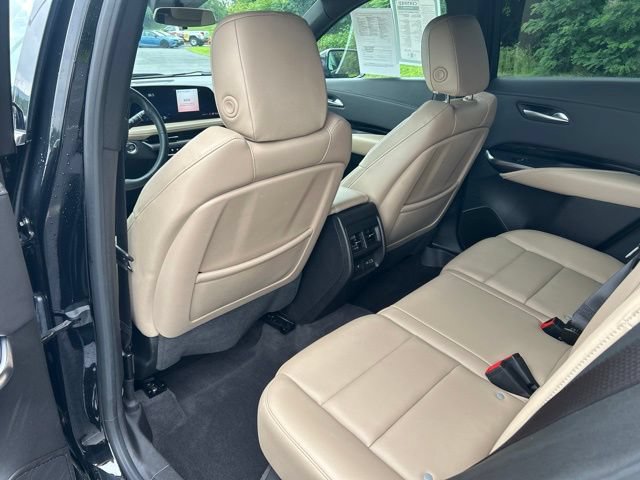 Used 2024 Cadillac XT4 Luxury w/ Cold Weather Package AWD/4WD image 29