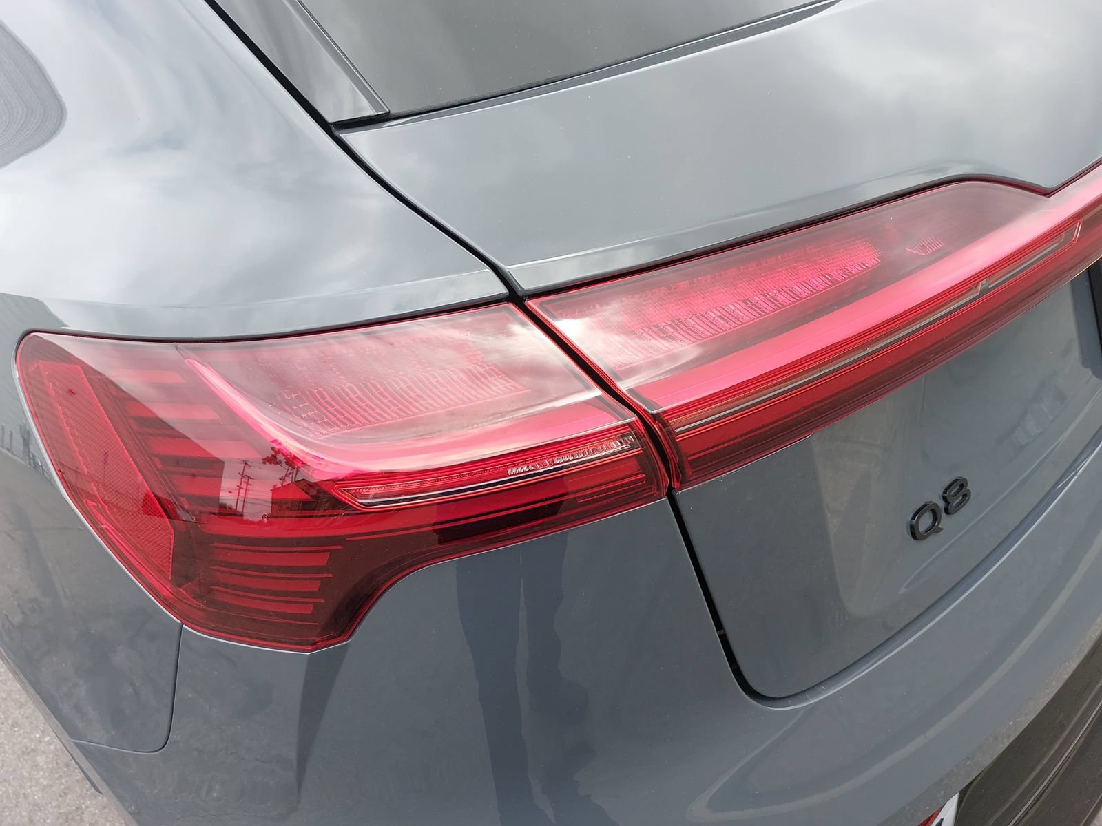 Used 2024 Audi Q8 e-tron Premium AWD/4WD image 38