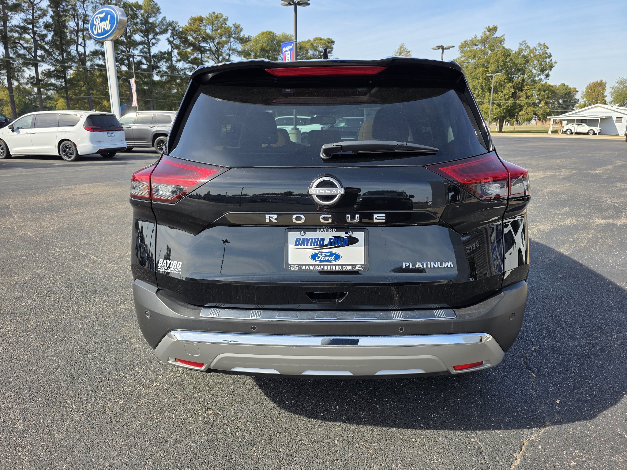 Used 2023 Nissan Rogue Platinum FWD image 7