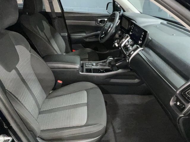 Used 2023 Kia Sorento LX FWD image 7