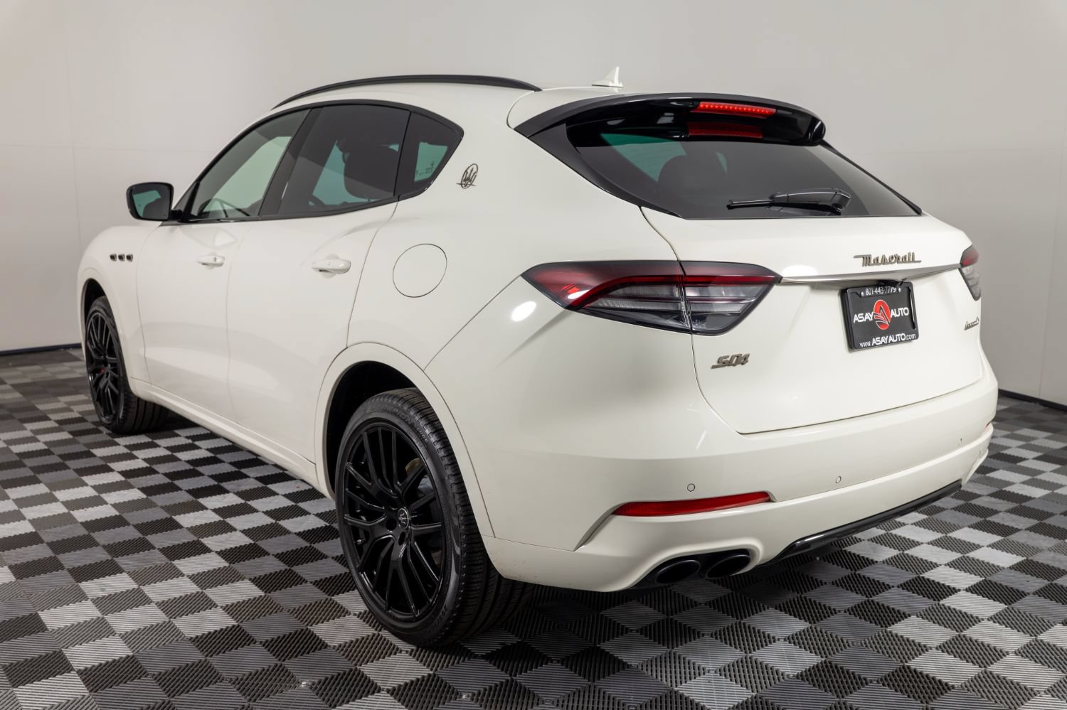 Used 2021 Maserati Levante S AWD/4WD image 5