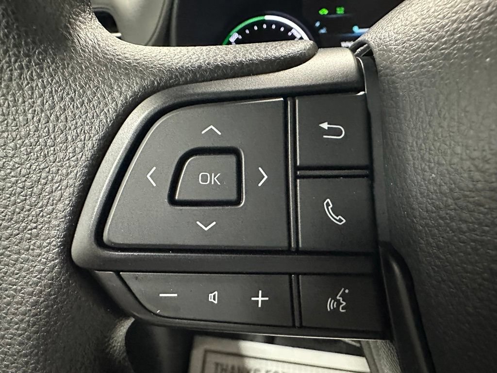 Used 2025 Toyota Sienna LE FWD image 19