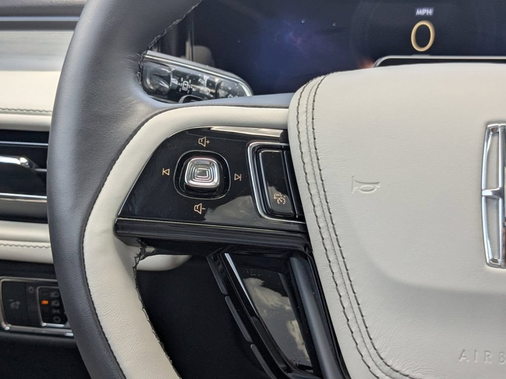 New 2026 Lincoln Aviator Reserve w/ Illumination Package RWD image 29